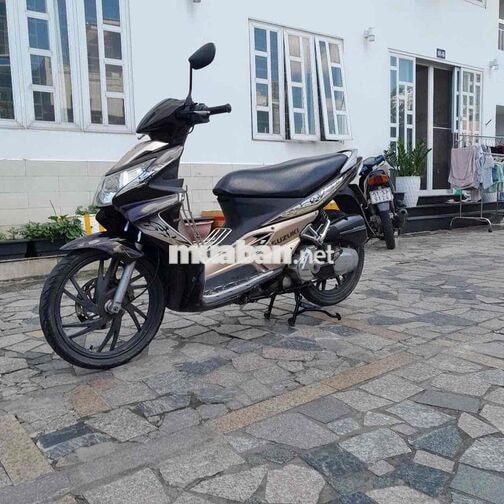 Suzuki Hayate màu Đen vàng đồng