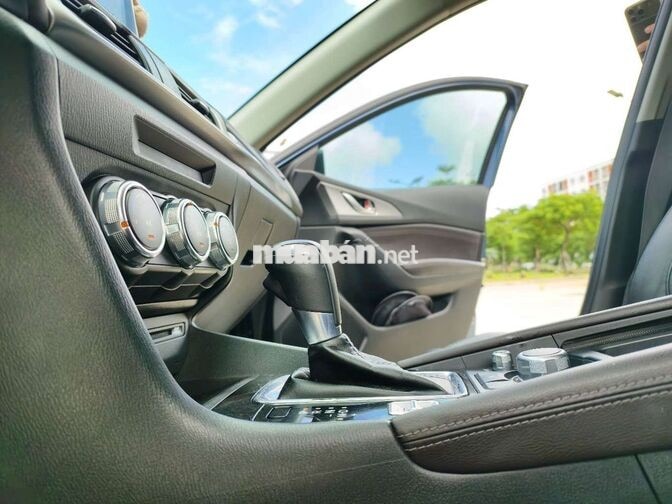 Mazda 3 Hatchback FL 2017 Xanh