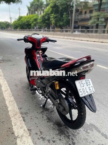 Yamaha Jupiter màu Đỏ đen