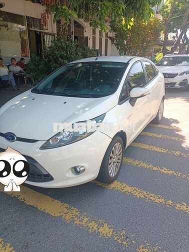 Ford Fiesta 2011 Tự động Trắng