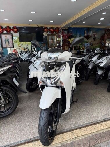 Honda SH 125i 2017 Trắng Đen BSTP Chính Chủ