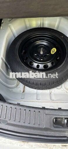Ford Fiesta 2011 Tự động Trắng