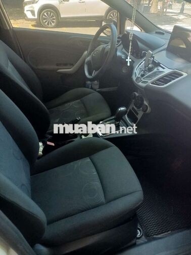 Ford Fiesta 2011 Tự động Trắng