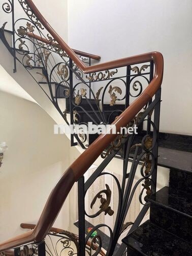 Nhà 3 tầng mới xây, đẹp lung linh, 4m x 22m, 3PN, 4WC, hẻm 12m Bà Hom