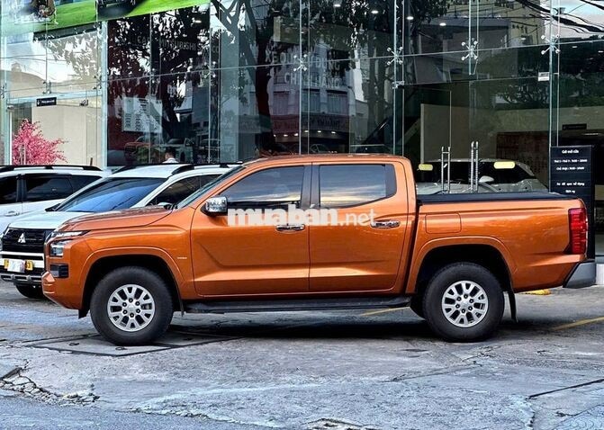 BÁN TẢI TRITON GLX 2025
