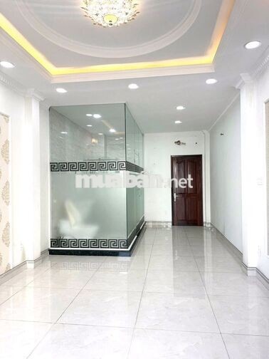 Nhà 3 tầng mới xây, đẹp lung linh, 4m x 22m, 3PN, 4WC, hẻm 12m Bà Hom