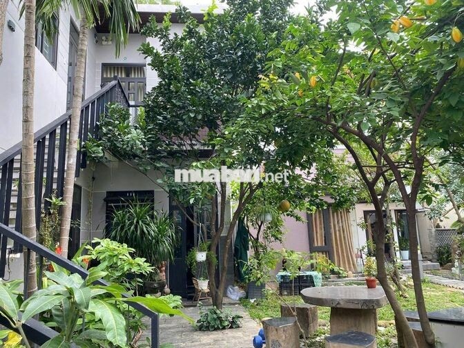 Cho thuê căn hộ 2PN kiểu nhà vườn Nguyễn Công Trứ, vị trí gần biển 
