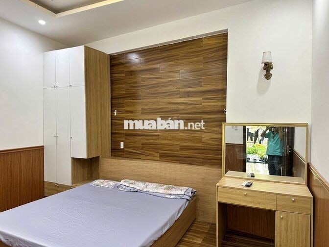 Cho thuê căn hộ 2PN kiểu nhà vườn Nguyễn Công Trứ, vị trí gần biển 