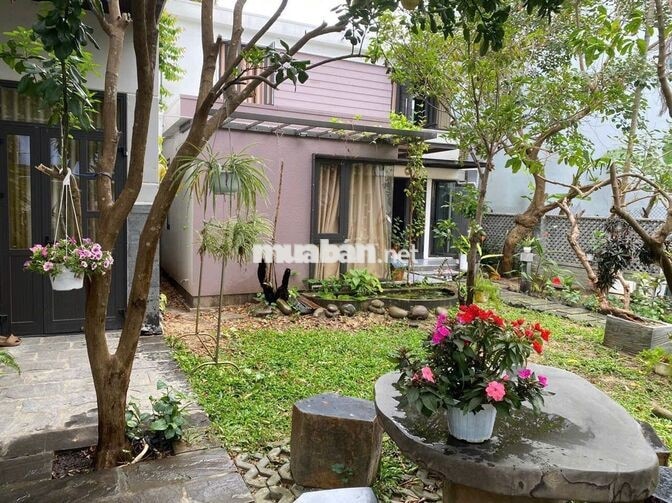 Cho thuê căn hộ 2PN kiểu nhà vườn Nguyễn Công Trứ, vị trí gần biển 