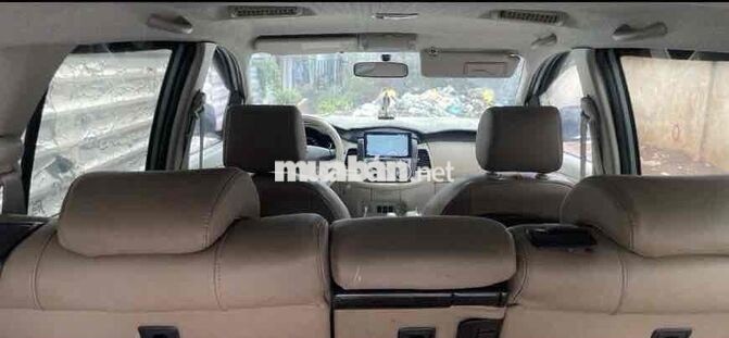 Toyota Innova 2010 V 145000 km Xanh