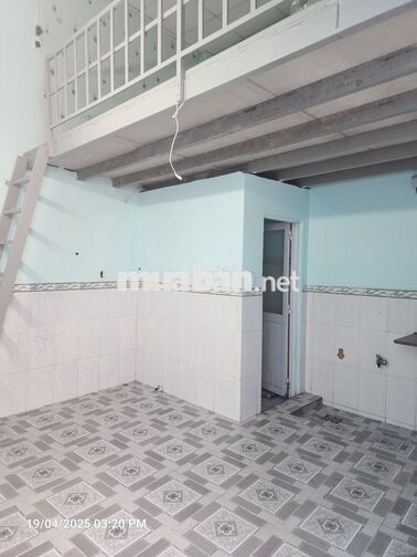 Phòng trọ mới, trống, dọn vào ngay 25 m2, gần Vincom Nguyễn Xí