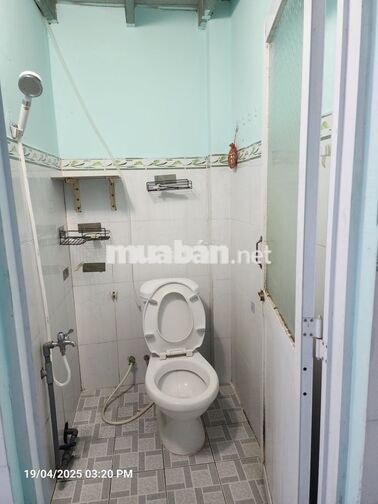 Phòng trọ mới, trống, dọn vào ngay 25 m2, gần Vincom Nguyễn Xí