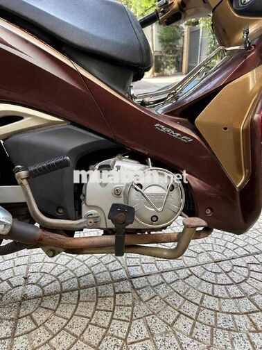Honda Future 125 FI 125cc màu nâu vàng