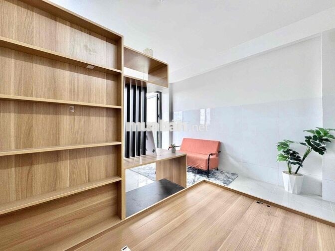 STUDIO NẰM NGAY DƯỚI CHÂN CẦU SẮT