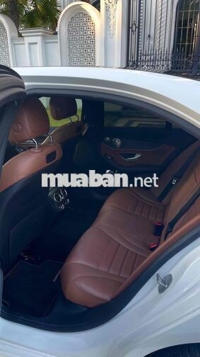 Mercedes-Benz C300 AMG 2021 Trắng