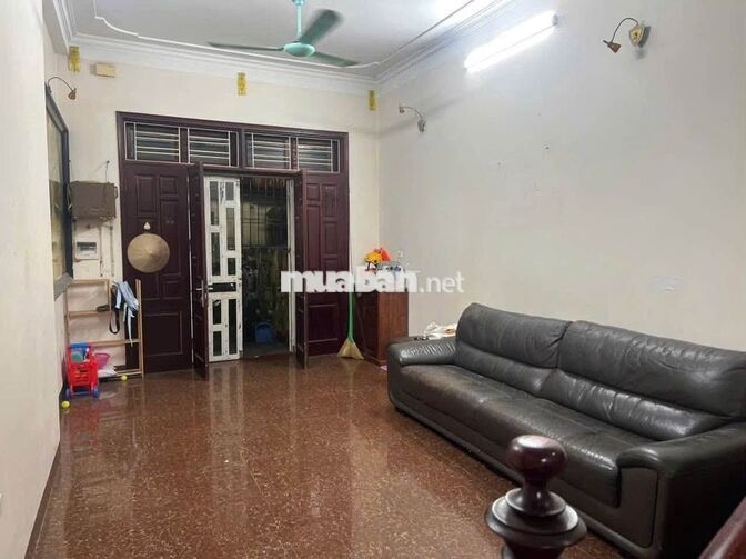 Cho thuê nhà Ngọc Thuỵ - 55m - 3PN - Đủ nội thất, ở ngay. 6tr