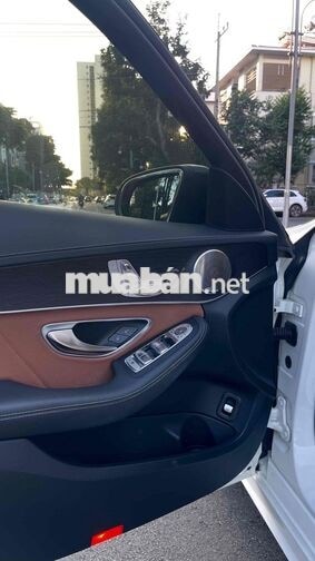 Mercedes-Benz C300 AMG 2021 Trắng