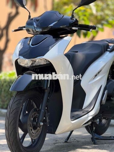 Honda SH 10/ 2026 màu trắng đen 400 km