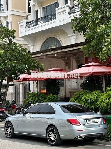 MERCEDES-BENZ E200 2017 60000 KM BẠC