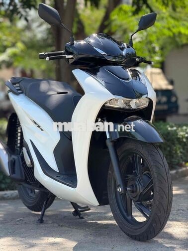 Honda SH 10/ 2026 màu trắng đen 400 km
