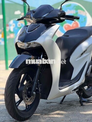 Honda SH 10/ 2026 màu trắng đen 400 km