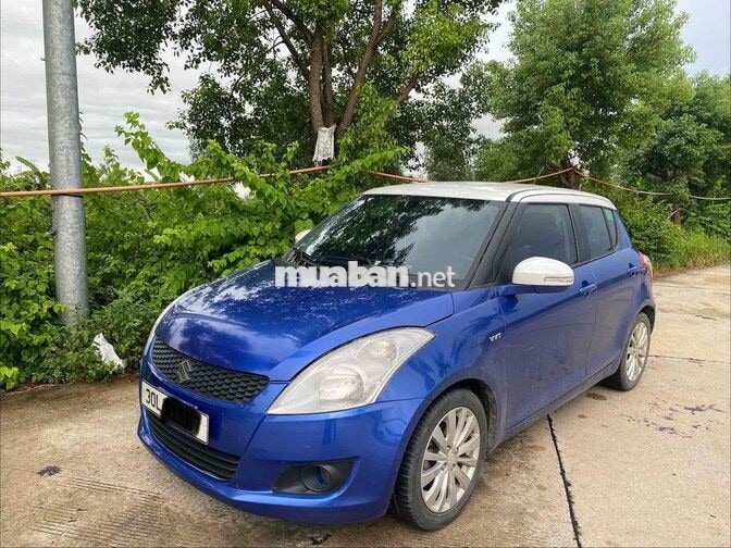 Suzuki Swift 5 chỗ Tự động Xanh trắng