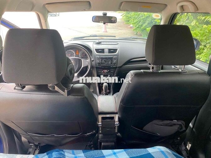 Suzuki Swift 5 chỗ Tự động Xanh trắng