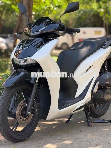 Honda SH 10/ 2026 màu trắng đen 400 km