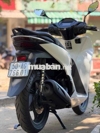 Honda SH 10/ 2026 màu trắng đen 400 km