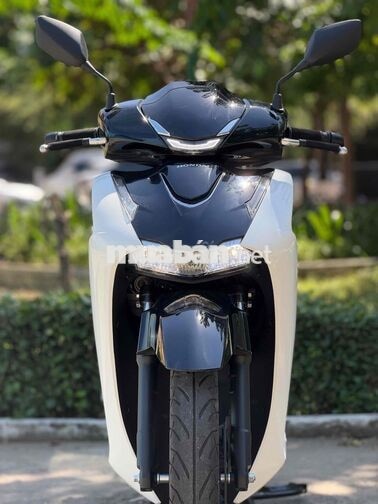 Honda SH 10/ 2026 màu trắng đen 400 km