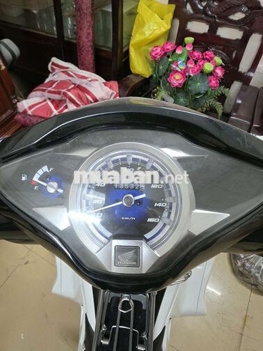 Honda Future FI 2023 125cc màu trắng