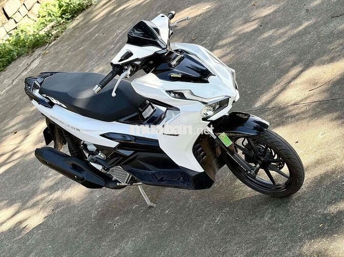 Honda Air Blade 2023 trắng đen