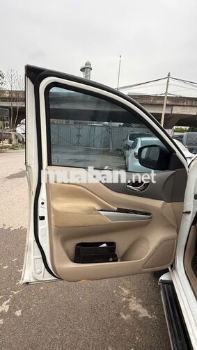 Navara AT 1 cầu 2017 - 340tr