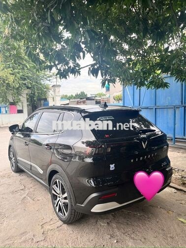 Ô tô điện VinFast VF 5 đen 5 chỗ