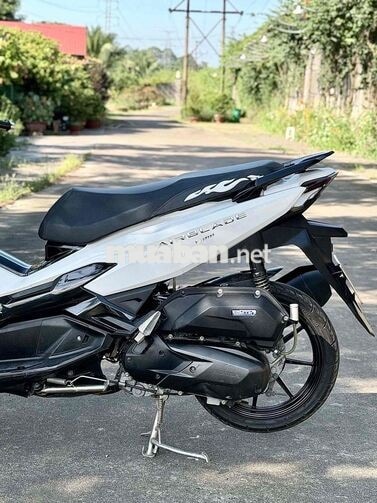 Honda Air Blade 2023 trắng đen
