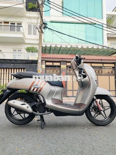Honda Scoopy 2024 20.000 km màu bạc