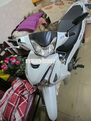 Honda Future FI 2023 125cc màu trắng