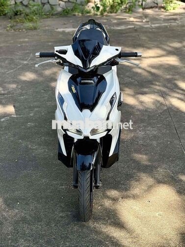 Honda Air Blade 2023 trắng đen