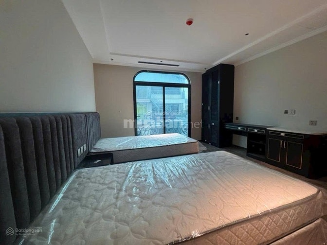 Gà đẻ trứng vàng, bán nhà 9,5 tầng 1 hầm phố Giảng Võ, dt: 110m