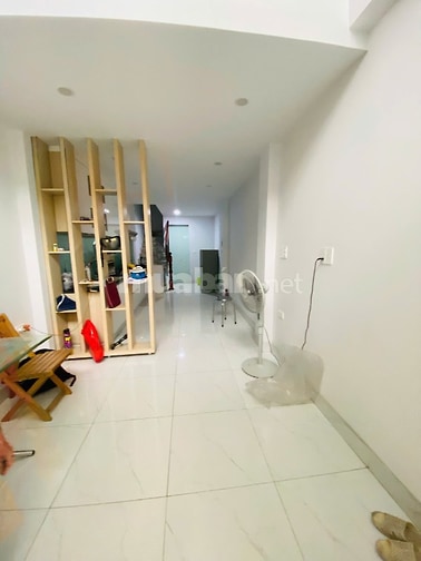 Cho thuê MB và trệt nhà mặt tiền Nguyễn Đình Chính, Quận Phú Nhuận