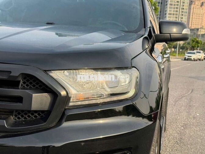 Ford Everest 2019 Titanium 8 vạn km Đen
