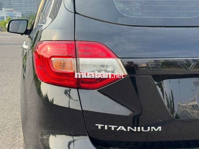 Ford Everest 2019 Titanium 8 vạn km Đen