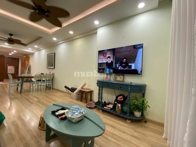 - Bán căn hộ chung cư Imperial Giải Phóng, siêu đẹp, 78m2, 7.4 tỷ