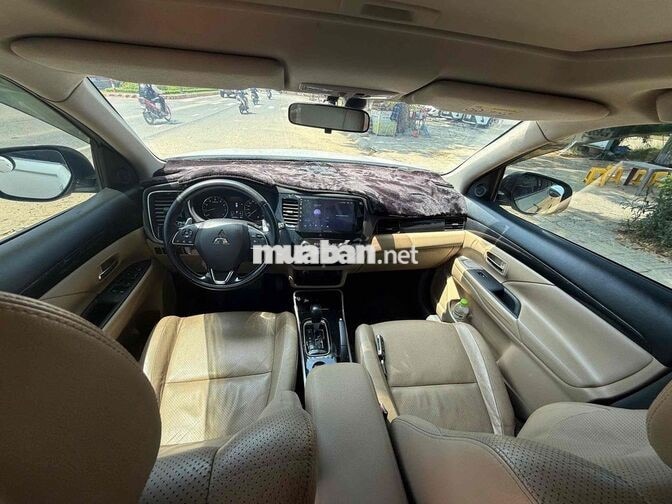 Mitsubishi Outlander 2018 2.0CVT 120.000 km Trắng