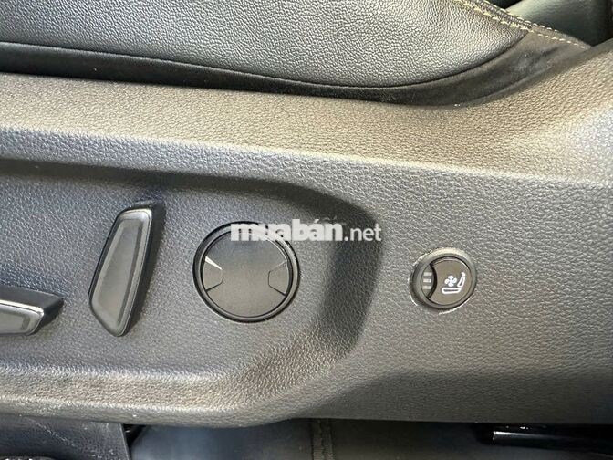 Ford Ranger Wildtrak 2023, bảo hành 2028, vay 75%