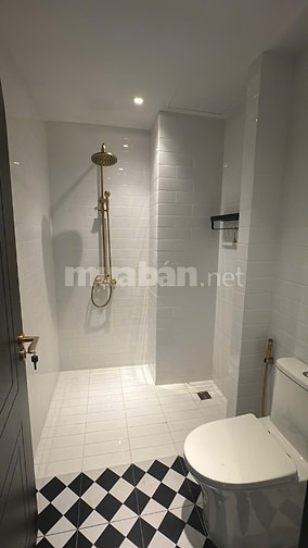 Cần bán nhà đẹp như hình tại Quận 1, 4 tầng 4PN 5WC. Chỉ 18.5 tỷ