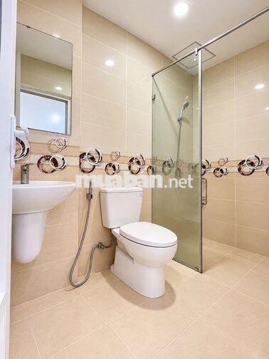 CHO THUÊ CĂN HỘ ORIENTAL PLAZA 2PN 2WC 88M² NỘI THẤT CƠ BẢN – 13 TR TL