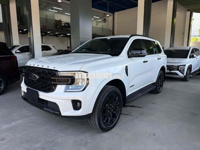 Ford Everest Sport 2022 80.000 km Trắng