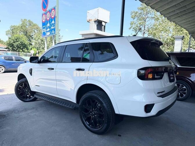 Ford Everest Sport 2022 80.000 km Trắng