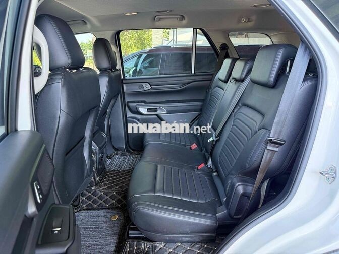 Ford Everest Sport 2022 80.000 km Trắng